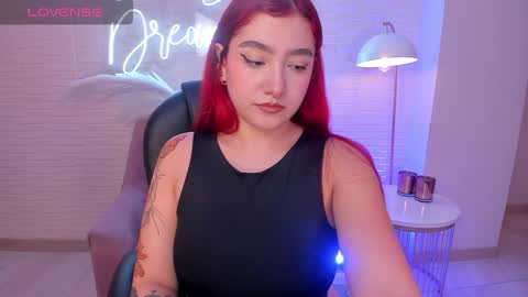 Snapshot of violettcastel chatting on December 29, 5:22 pm Violett Castel online show from December 29, 5:22 pm