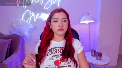 Snapshot of violettcastel chatting on December 28, 7:43 pm Violett Castel online show from December 28, 7:43 pm