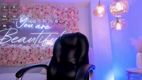 Snapshot of violettcastel chatting on September 22, 8:18 pm Violett Castel online show from September 22, 8:18 pm