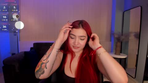 Snapshot of violettcastel chatting on February 6, 6:56 pm Violett Castel online show from February 6, 6:56 pm