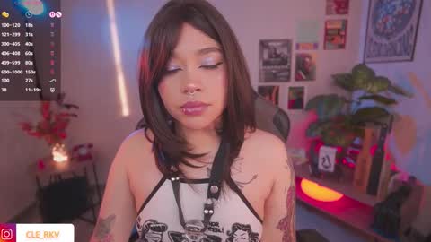 JULIE UWU online show from March 28, 10:30 pm