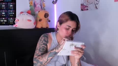 Snapshot of violetteramirez01 chatting on January 19, 4:25 pm Violette online show from January 19, 4:25 pm