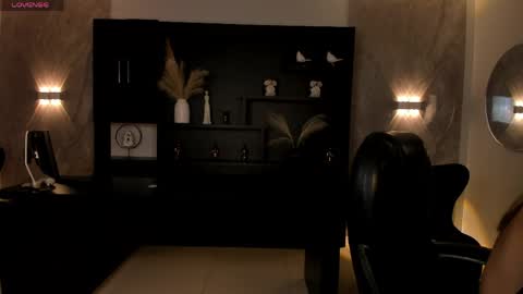 Violett  online show from March 29, 5:23 pm