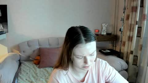 vivian_alison online show from April 26, 3:32 pm