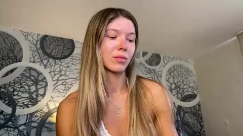 Vivian Evans online show from June 22, 3:25 am