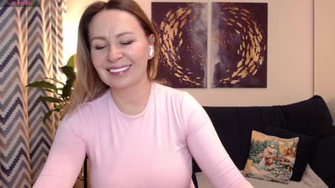 Snapshot of vivian_soul chatting on December 25, 4:44 am Vivian online show from December 25, 4:44 am