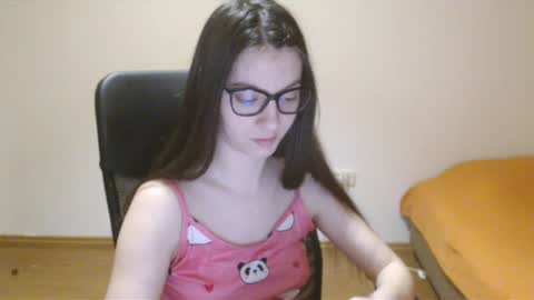 Snapshot of vivianngray chatting on February 3, 3:59 pm Vivian Gray online show from February 3, 3:59 pm