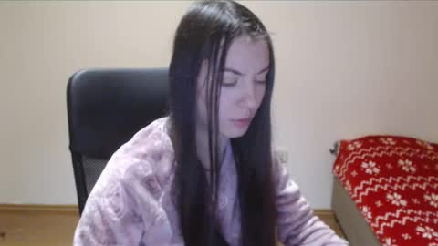 Snapshot of vivianngray chatting on December 19, 5:08 pm Vivian Gray online show from December 19, 5:08 pm