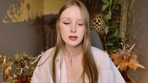 Vivien online show from December 22, 5:05 pm