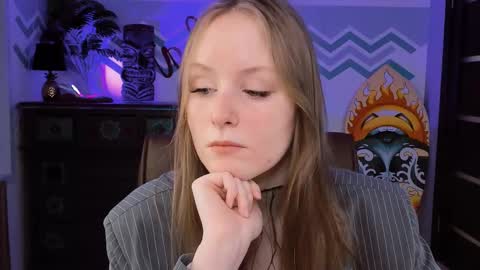 Vivien online show from February 23, 9:06 am