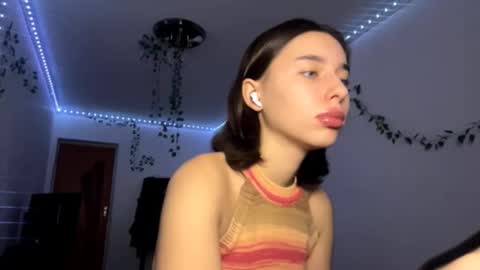 Vivi online show from November 30, 4:33 pm