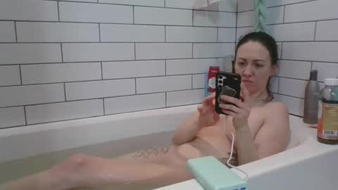 Vivienne online show from January 17, 11:45 pm