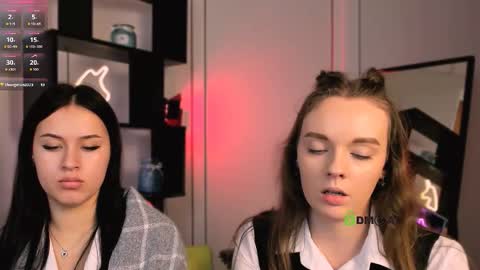 vivy_star online show from October 7, 1:59 pm