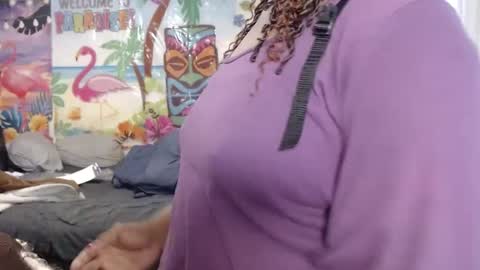 Snapshot of vixenfyre chatting on December 16, 7:43 pm Vixen Fyre online show from December 16, 7:43 pm