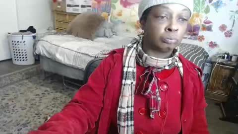 Snapshot of vixenfyre chatting on February 17, 11:22 pm Vixen Fyre online show from February 17, 11:22 pm