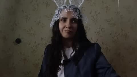 voulezvous_angel online show from April 16, 7:02 pm