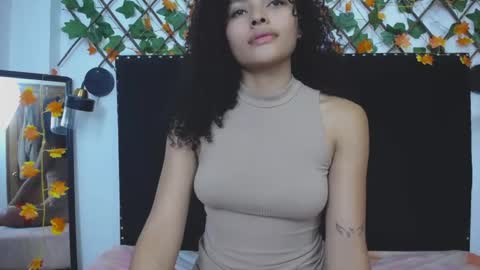 vsamanthaper2 online show from April 24, 8:33 pm