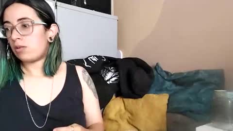 Waningrose  Lu online show from November 7, 3:50 pm