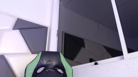 Trixie 3 online show from October 29, 5:15 pm