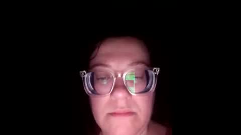 Snapshot of webgirl2 chatting on October 5, 11:32 pm Marina online show from October 5, 11:32 pm