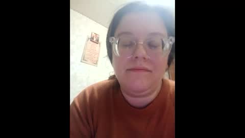 Snapshot of webgirl2 chatting on October 16, 9:28 pm Marina online show from October 16, 9:28 pm