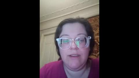 Snapshot of webgirl2 chatting on October 28, 12:05 am Marina online show from October 28, 12:05 am