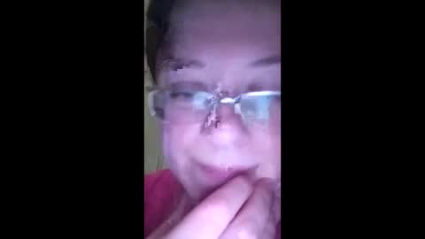 Snapshot of webgirl2 chatting on December 28, 3:15 pm Marina online show from December 28, 3:15 pm