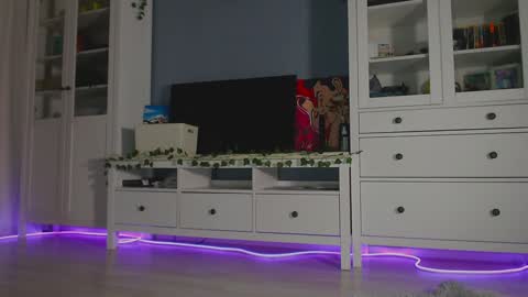  moon  online show from December 6, 1:11 pm