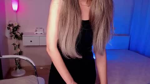 Wendi Foster online show from March 5, 10:38 pm