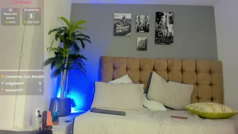 Snapshot of wendolyn_orange69_ chatting on September 30, 4:34 pm Wendolyn online show from September 30, 4:34 pm