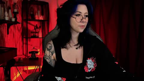 little girl who is always rightLisa online show from April 28, 1:25 am