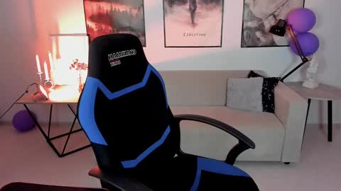 little girl who is always rightLisa online show from January 27, 2:10 am