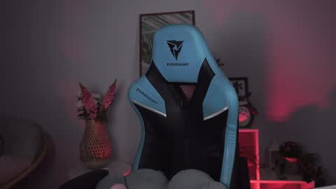 little girl who is always rightLisa online show from January 31, 2:15 am