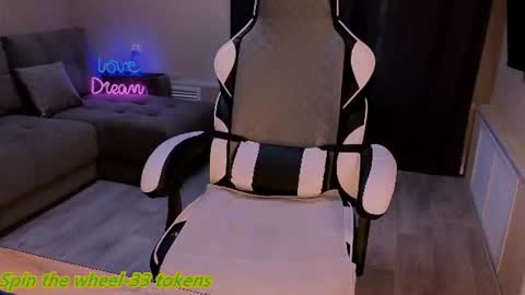 Molly online show from June 12, 10:56 am