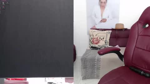 Diva online show from February 9, 5:22 pm