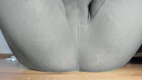 wet_pants2022 online show from May 28, 11:35 pm