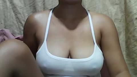 wettyhottie69 online show from May 13, 10:59 pm