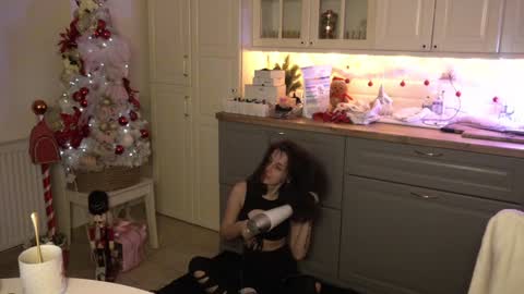 Victoria Maria online show from December 30, 5:55 pm