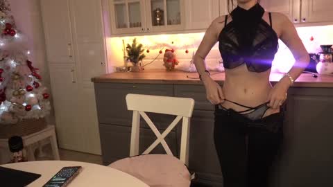 Victoria Maria online show from December 28, 7:33 pm