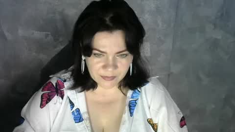 white__queen_ online show from July 13, 6:58 am
