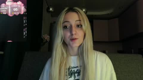 Snapshot of white_liilly chatting on September 13, 11:24 pm Lina online show from September 13, 11:24 pm
