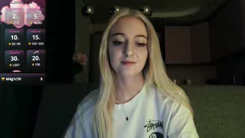 Snapshot of white_liilly chatting on September 17, 10:41 pm Lina online show from September 17, 10:41 pm