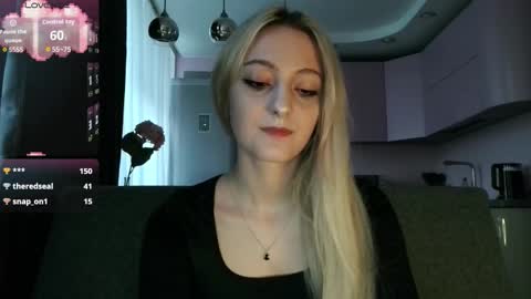 Snapshot of white_liilly chatting on September 11, 4:18 pm Lina online show from September 11, 4:18 pm