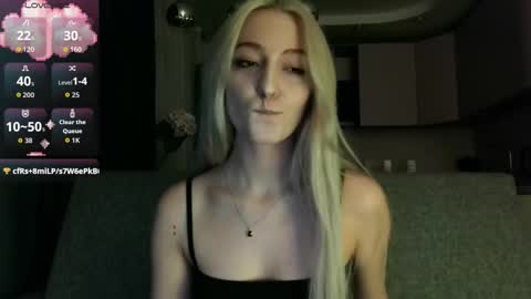 Snapshot of white_liilly chatting on September 29, 9:42 pm Lina online show from September 29, 9:42 pm