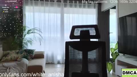 Anisha online show from September 21, 1:32 pm