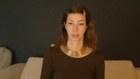 White Queen online show from September 19, 5:28 am