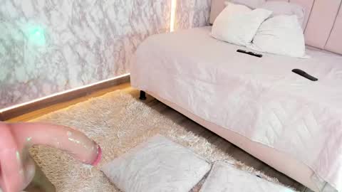 whitneyyfox online show from June 9, 10:42 pm