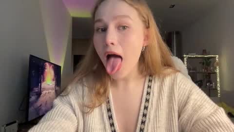 Snapshot of whoisalisa chatting on September 29, 7:24 am Alisa online show from September 29, 7:24 am