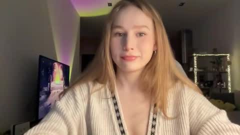 Snapshot of whoisalisa chatting on October 13, 7:22 am Alisa online show from October 13, 7:22 am