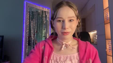 Snapshot of whoisalisa chatting on January 9, 7:10 am Alisa online show from January 9, 7:10 am